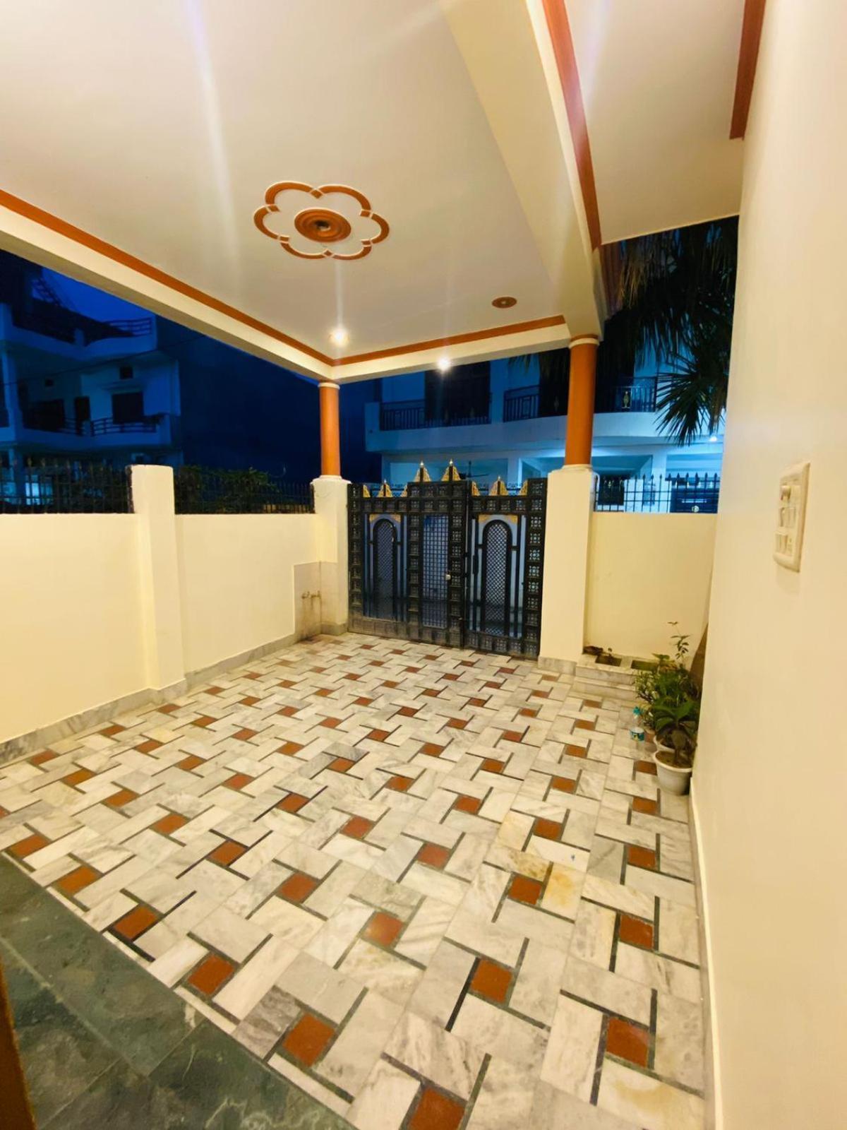 Rudra_Homestay バラナシ エクステリア 写真