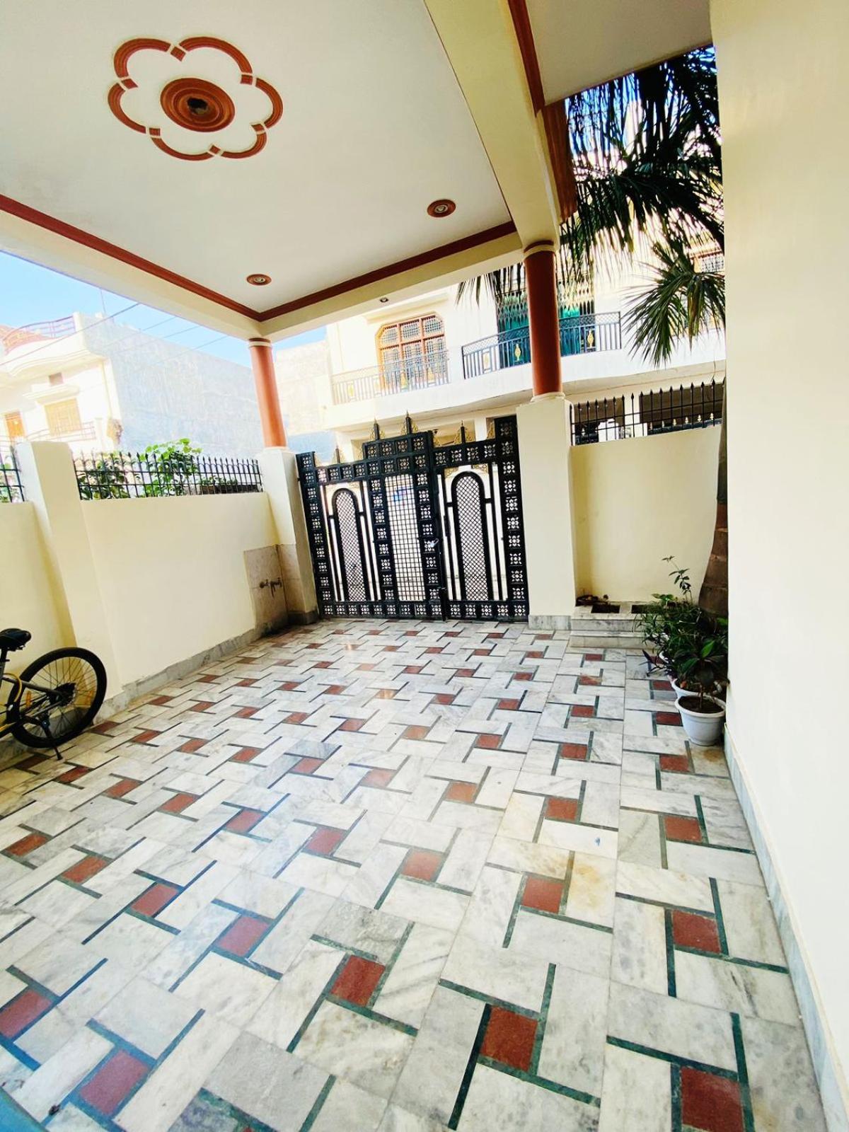 Rudra_Homestay バラナシ エクステリア 写真